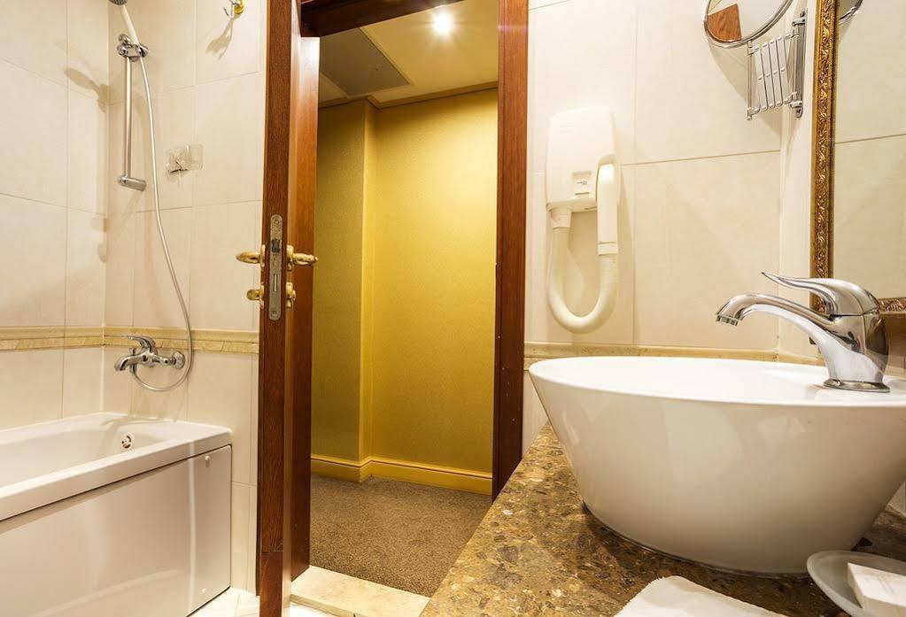 Romance Splendid And Spa Hotel Saints Constantine and Helena Esterno foto