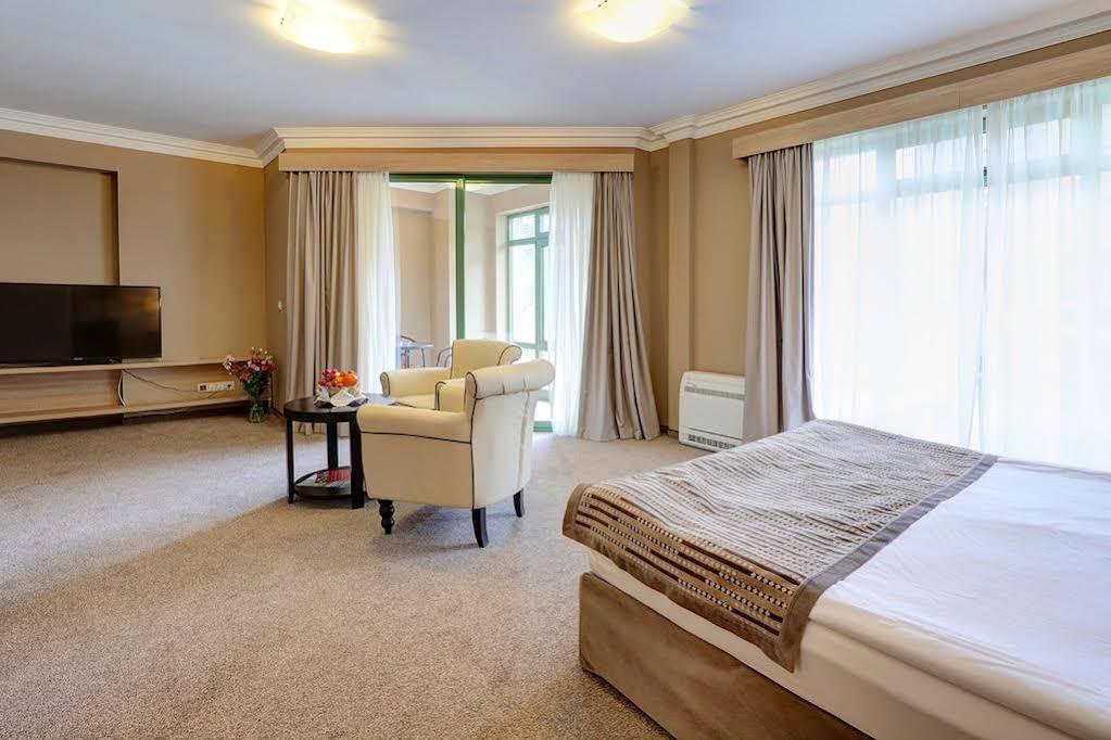 Romance Splendid And Spa Hotel Saints Constantine and Helena Esterno foto
