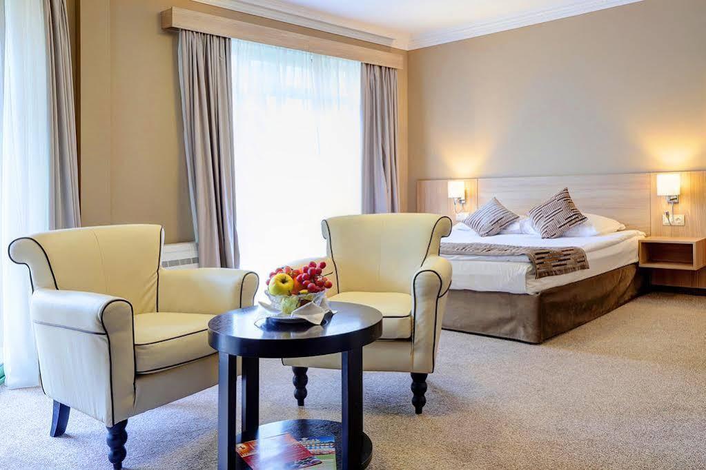 Romance Splendid And Spa Hotel Saints Constantine and Helena Esterno foto