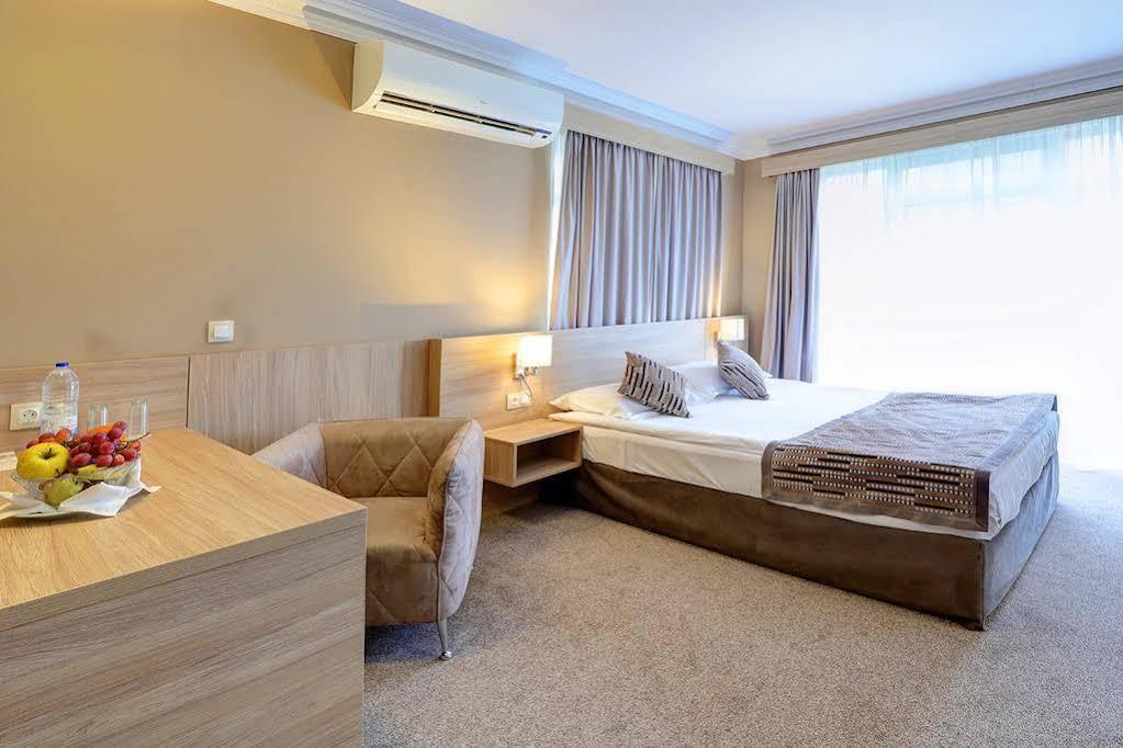 Romance Splendid And Spa Hotel Saints Constantine and Helena Esterno foto